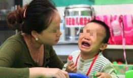 爸爸打女儿爆料视频在线观看,爸爸打女儿现场视频引发社会关注